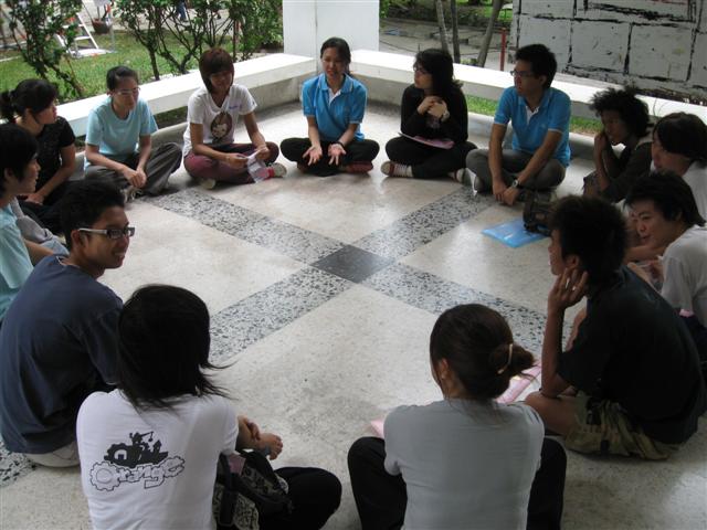 บรรยากาศการพูดคุยหลังจากทำกิจกรรม